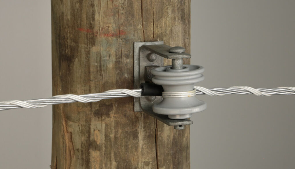 Spool ties as used in overhead transmission lines