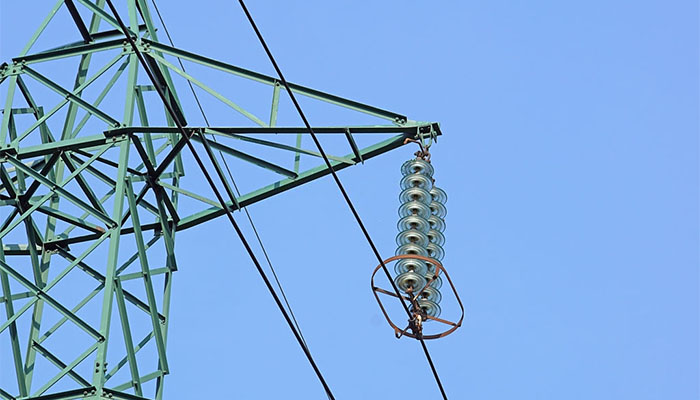 String suspension insulators for electrical clearance