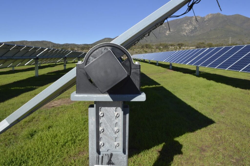Single axis tracking system